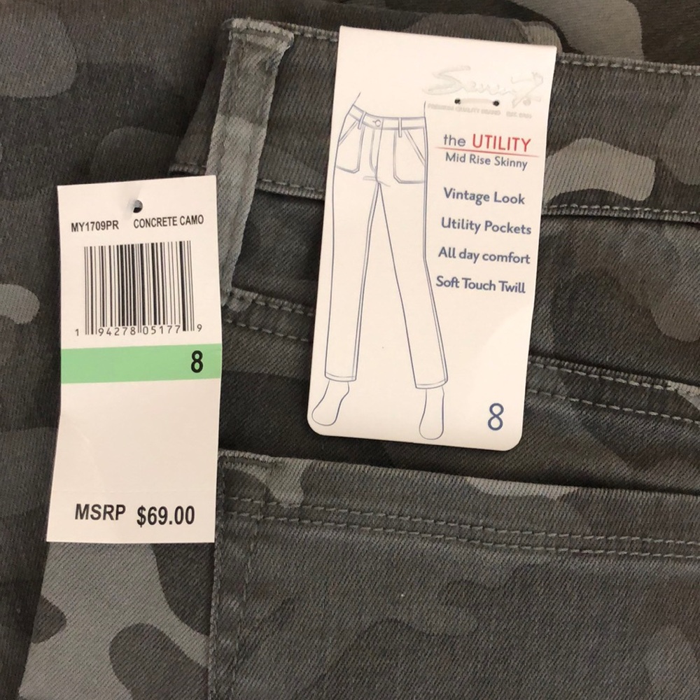 NWT Seven 7 Camo cargo jeans